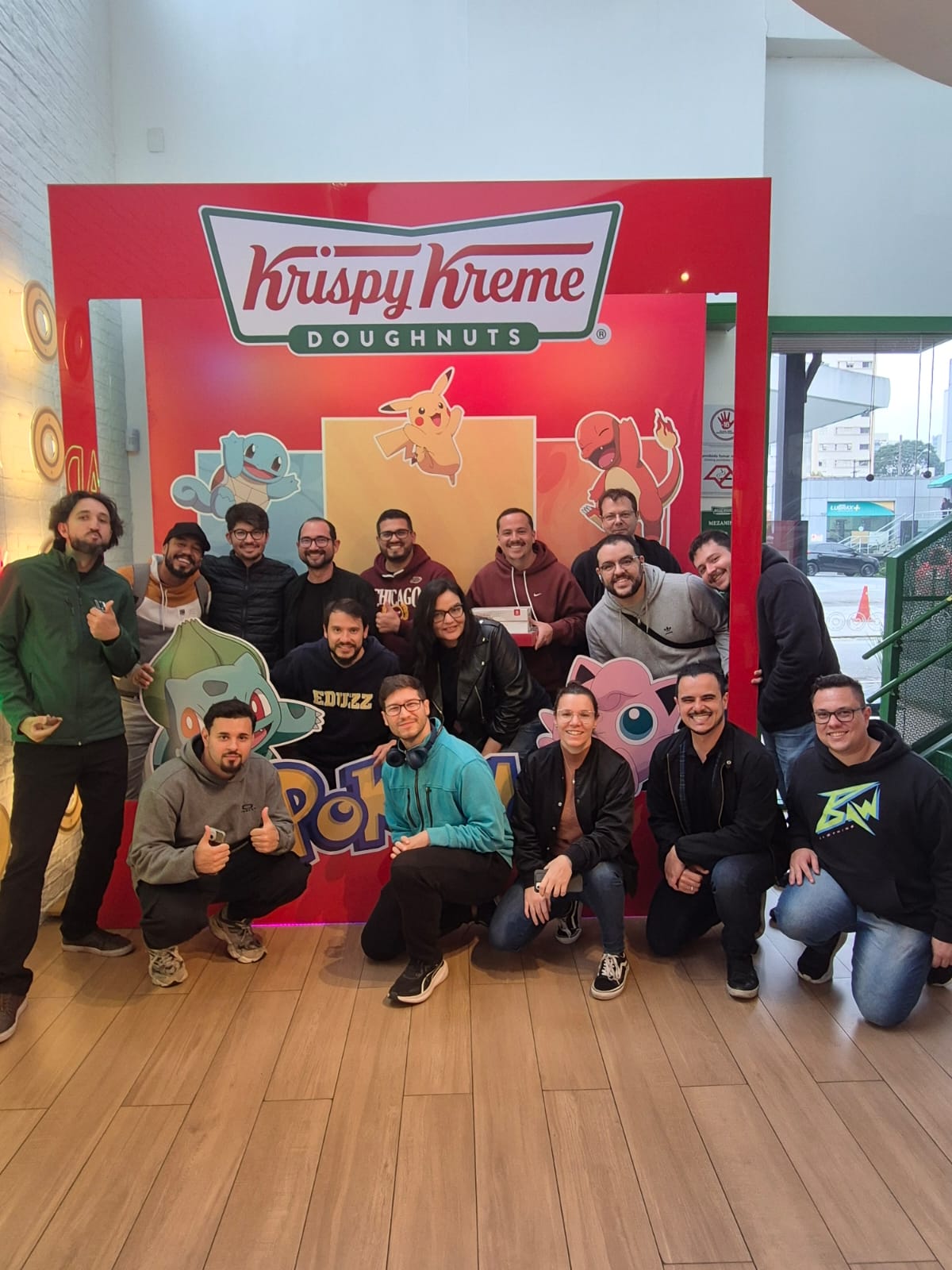 Equipe da Lascasas Consulting e da Eduzz comemorando após o Immersion Day